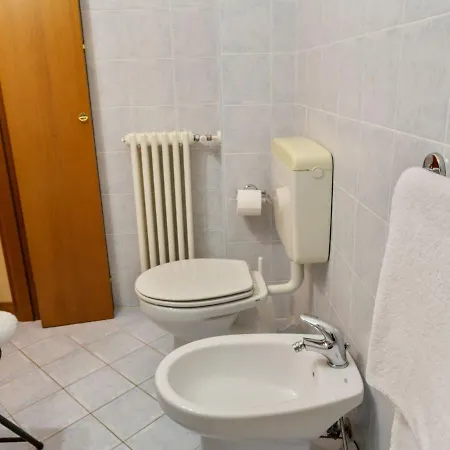 Spacious In With Garden