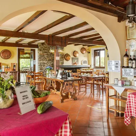 Spacious In With Garden
