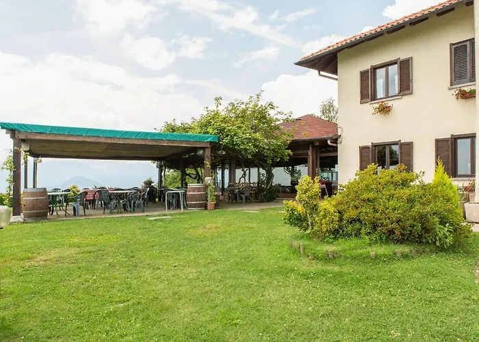 In With Views * ורבאניה